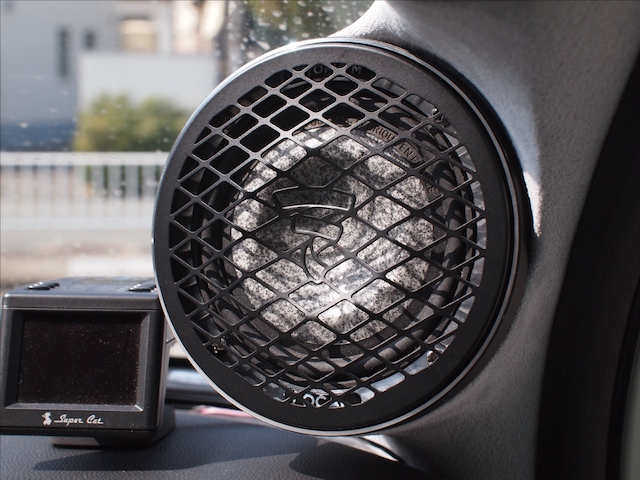 フォーカルユートピアのミッドハイグリル取り付け