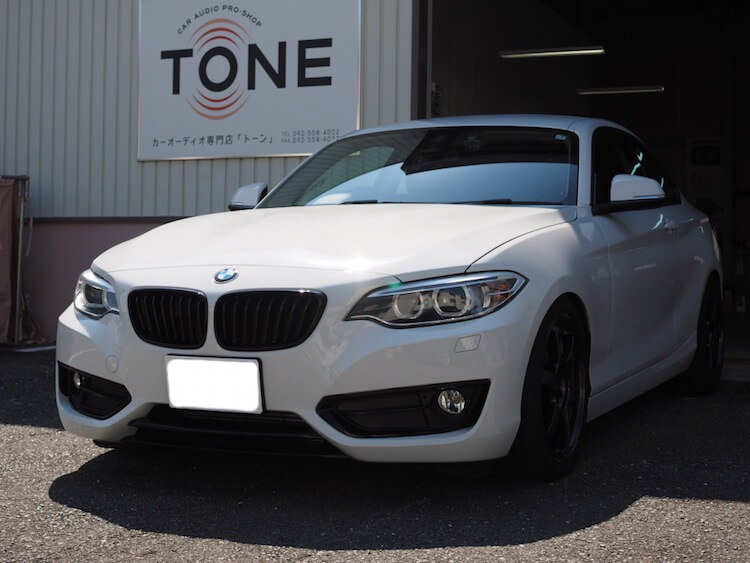 ＢＭＷ ２２０ｉクーペ スポーツ（Ｆ２２）にドライブレコーダー取り付けとルームランプＬＥＤ交換作業