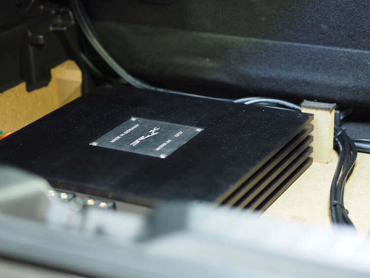 マツダ ＣＸ−３ アンプ交換作業