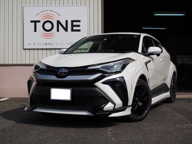 トヨタ Ｃ－ＨＲ フロントスピーカー交換作業
