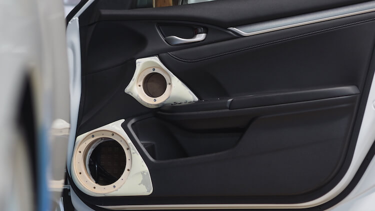 ホンダ シビック ２Ｗａｙ＋サブウーファーから３Ｗａｙ＋サブウーファーへシステムアップ