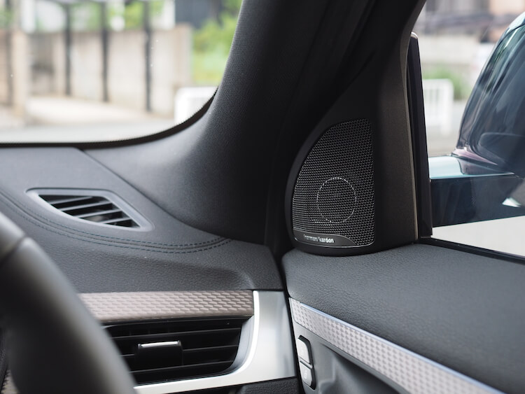 ＢＭＷ Ｘ２ ドアスピーカー交換作業