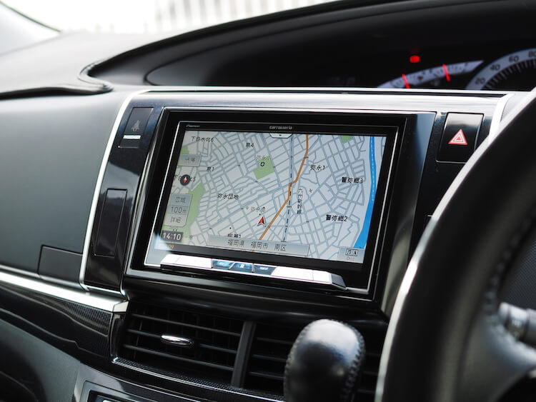 トヨタ エスティマ ナビ交換とドア制振