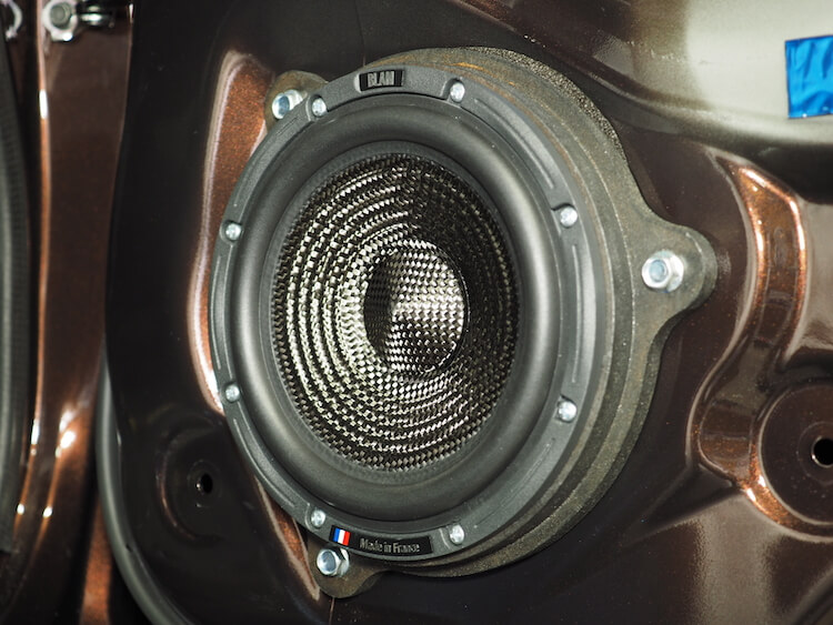 日産 ＮＶ３５０ スピーカー交換、パワードサブウーファー取り付け