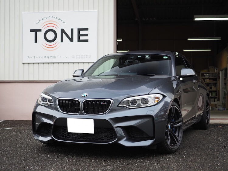 ＢＭＷ Ｍ２（Ｆ８７）フロントドアスピーカーとシート下ウーファー交換