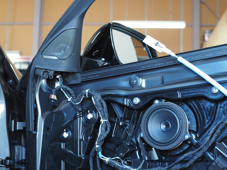 ＢＭＷ １シリーズ（Ｆ４０）フロントスピーカー交換作業