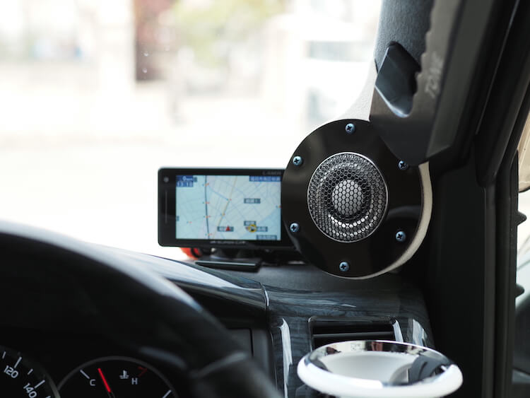 トヨタ ハイエース ツィーター交換作業