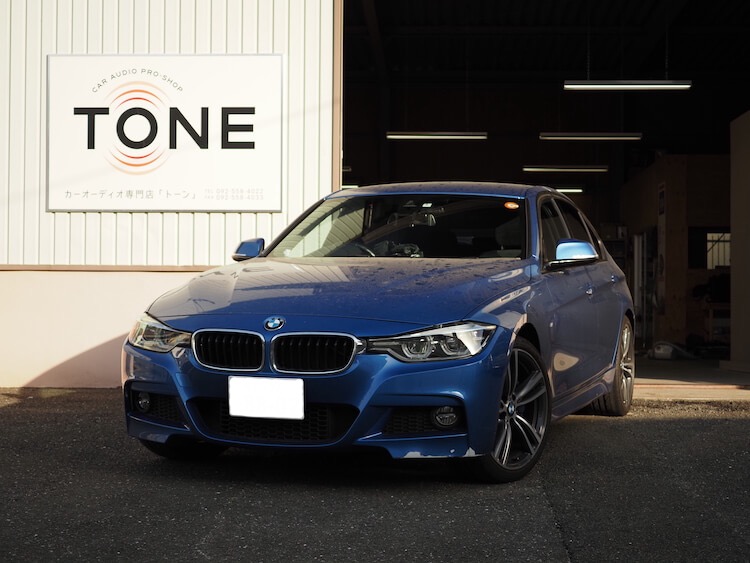 ＢＭＷ ３２０ｉ シート下ウーファー交換とドライブレコーダー取り付け