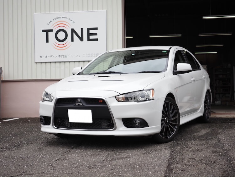 ミツビシ ギャランフォルティス パワードサブウーファー取り付け