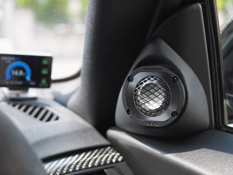 BMW235iのサイドミラー裏にツィーター加工取り付け