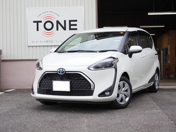 トヨタ シエンタ ナビゲーション、スピーカー、サブウーファー取り付け