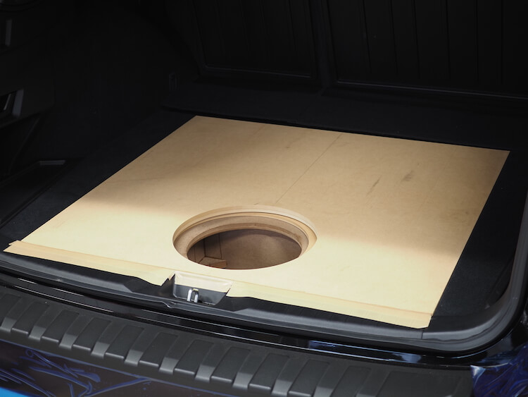 レガシィアウトバック オーディオ取り付け トランクなど編