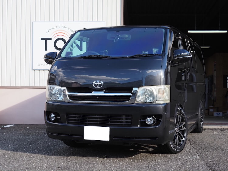 トヨタ ハイエース ドア制振作業