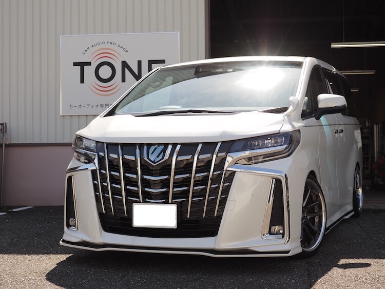 トヨタ アルファード アンプ内蔵プロセッサー（ＤＳＰ）取り付け