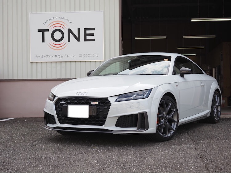 アウディ ＴＴ アンプとサブウーファー取り付け