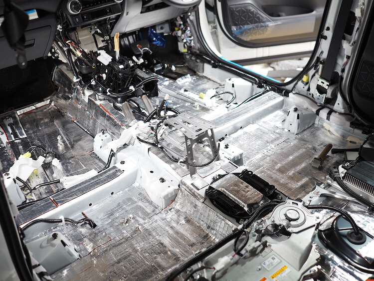 トヨタRAV4のフロア静音