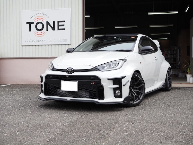トヨタ ＧＲヤリス スピーカー交換とサブウーファー取り付け