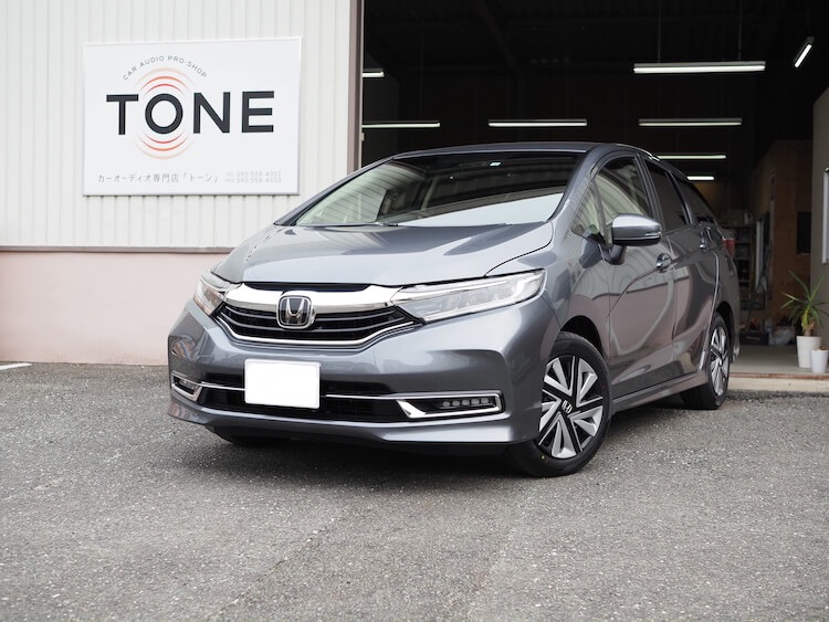 ホンダ シャトル スピーカー交換、サブウーファー取り付け、メインユニット取り付け作業