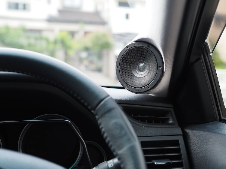 トヨタ マークＸ ハイレンジユニットをＡワンオフ加工して取り付け