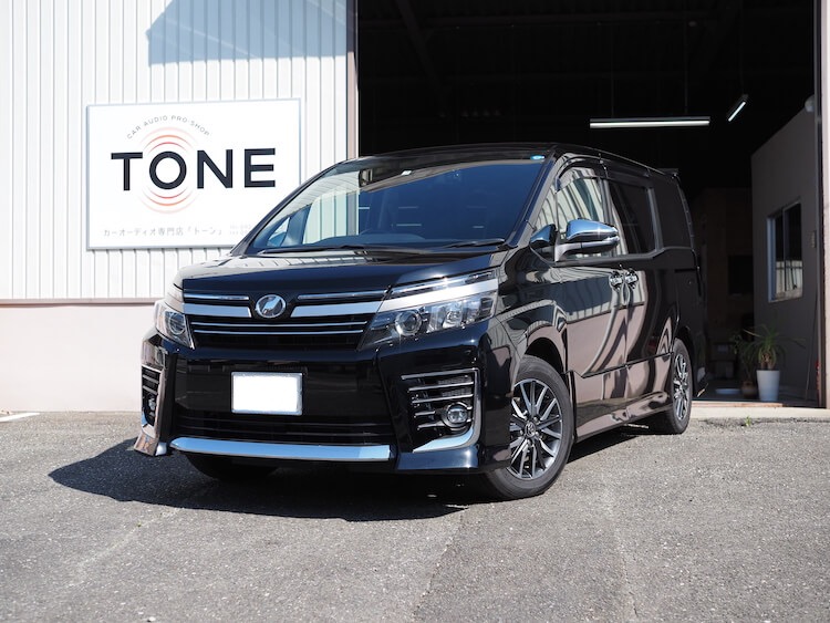 トヨタ ヴォクシー ナビゲーション交換