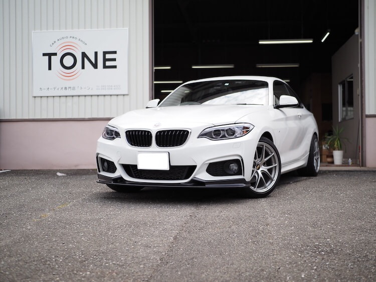 ＢＭＷ ２２０ｉ（Ｆ２２）フロント、リア、シート下スピーカー交換とＤＳＰ取り付け３完成編