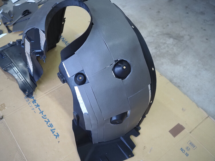 BMW X2のタイヤハウスインナーカバー