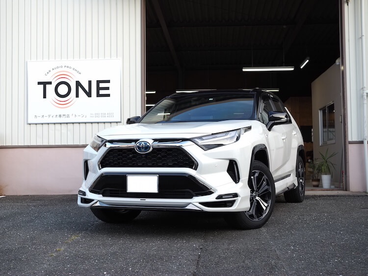 トヨタ ＲＡＶ４ フロントスピーカー交換とサブウーファー取り付け