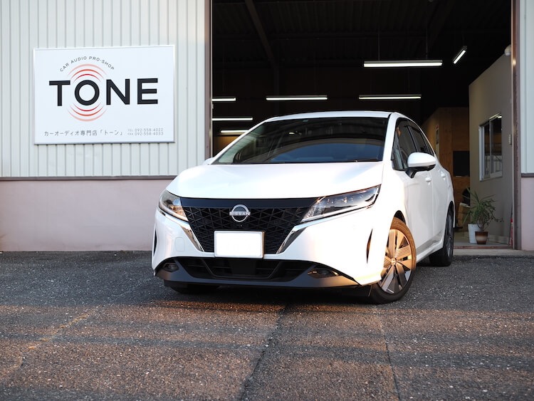 日産 ノート フロントスピーカーをブラムのスピーカーに交換
