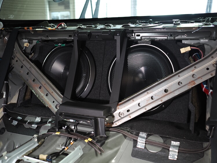 マツダRX8用にサブウーファーボックス製作