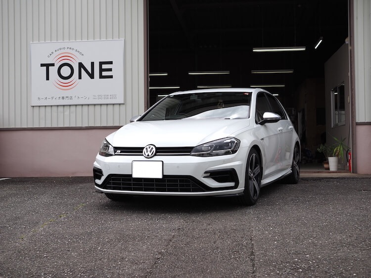 フォルクスワーゲン ゴルフ ＤＳＰとアンプとサブウーファーの取り付け