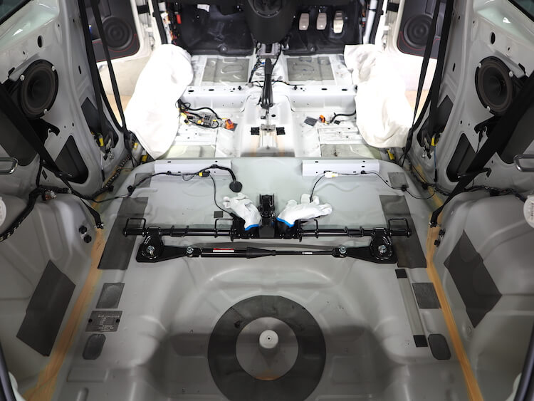 アバルトF595のフロア