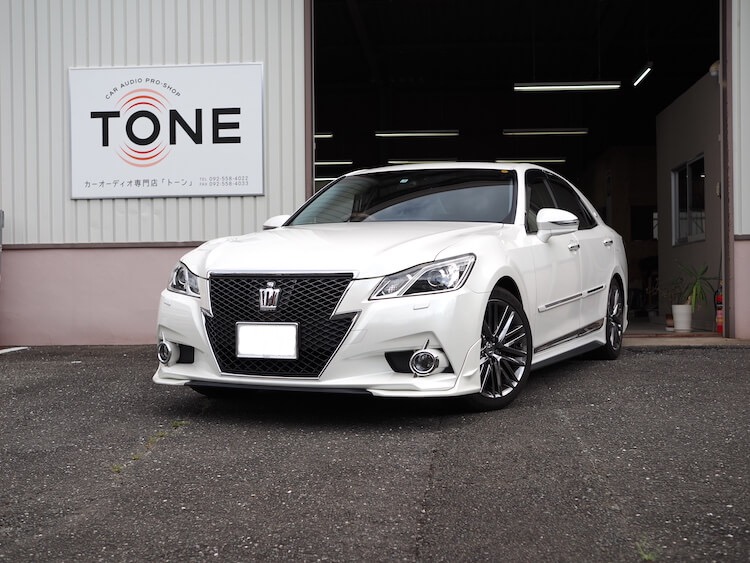 トヨタ クラウン フロントスピーカー交換とサブウーファー取り付け