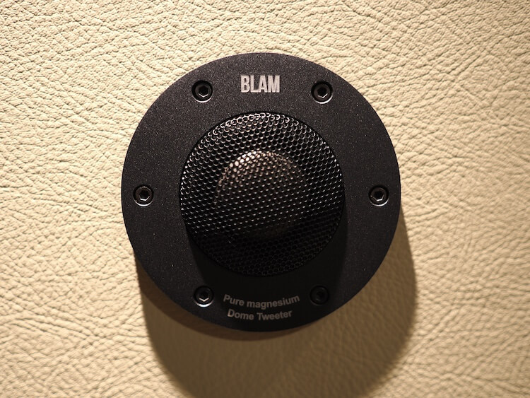 フランスブランド ブラム のフラッグシップシリーズ シグネチャー マルチックスの『ＴＳＭ ２５ ＭＧ ７０ＨＲ』