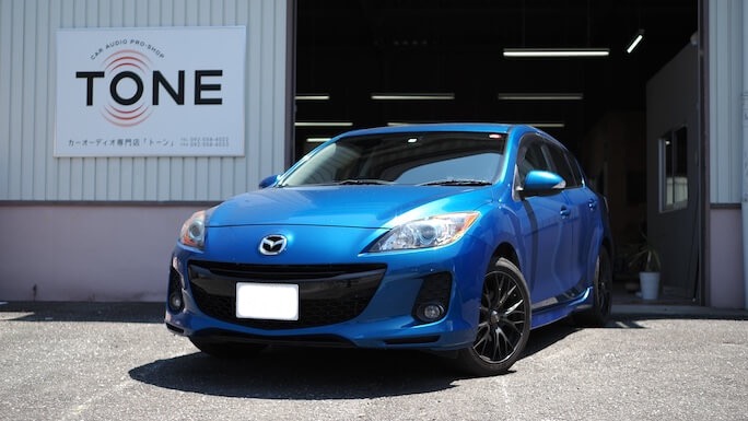 マツダ アクセラ ドア制振作業