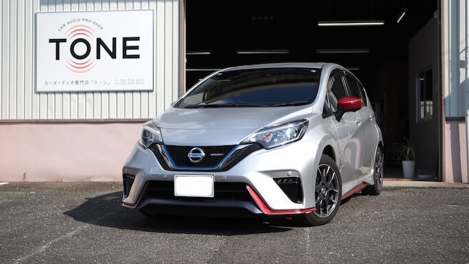 日産 ノート リアドアスピーカー交換とフロントドア制振