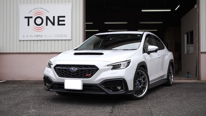 スバル ＷＲＸ Ｓ４ スピーカー交換とアンプ内蔵ＤＳＰ取り付け