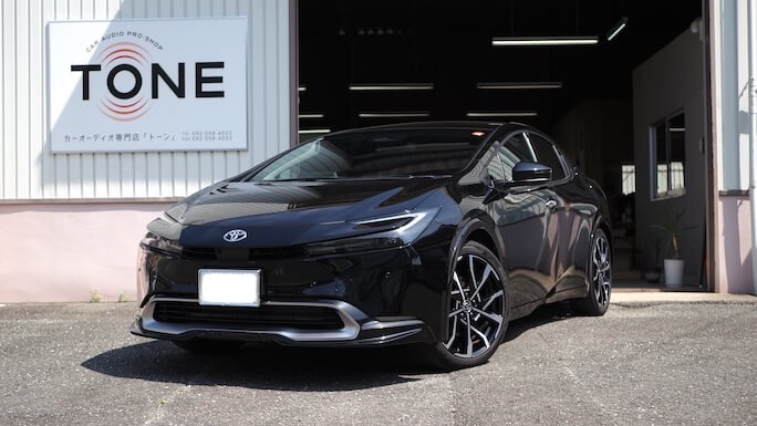 トヨタ プリウス スピーカー交換とサブウーファーとＤＳＰ取り付け