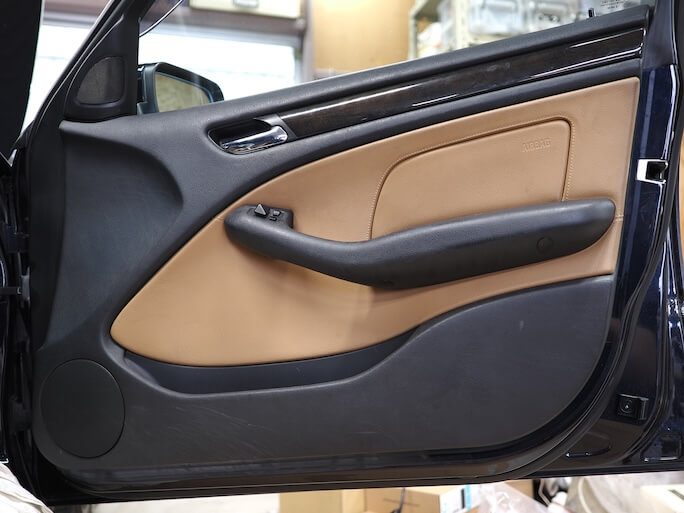 BMW3シリーズのフロントドア内張