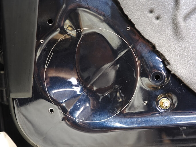 BMW3シリーズのフロントドアスピーカー取付部を作る