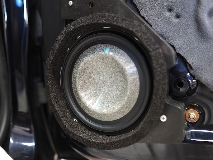 BMW3シリーズのフロントドアにフォーカルのスピーカーを取り付け