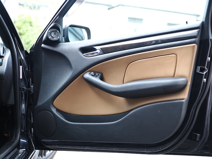 BMW3シリーズのミラー裏にフォーカルのツィーターを加工取り付け