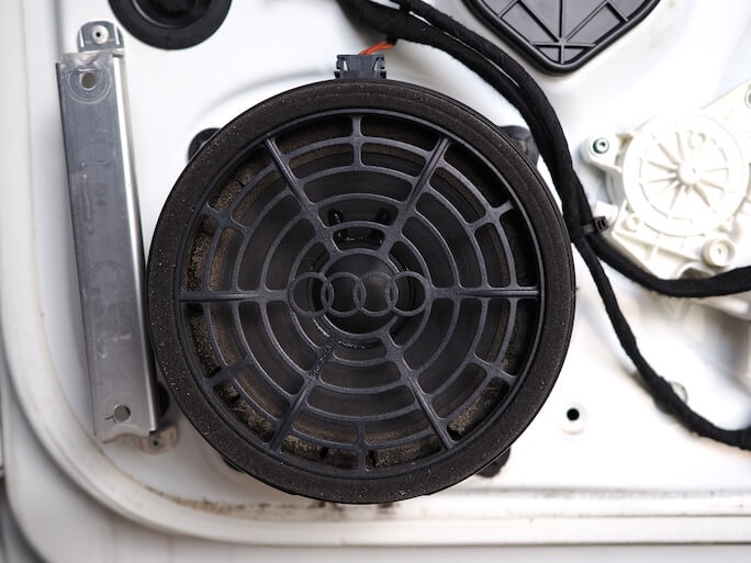 アウディTTのドアスピーカー