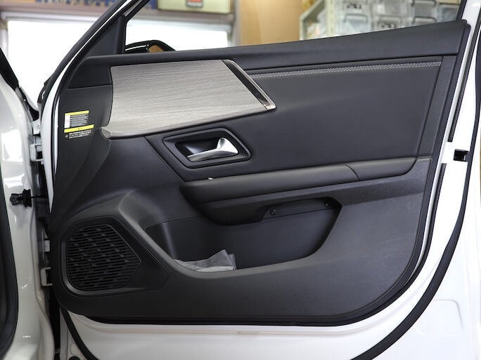 シトロエンC5Xのフロントドア内張