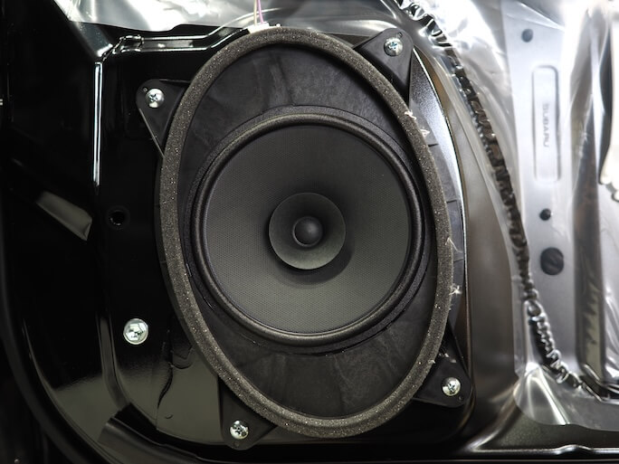 スバルレガシィアウトバックのフロントドアスピーカー